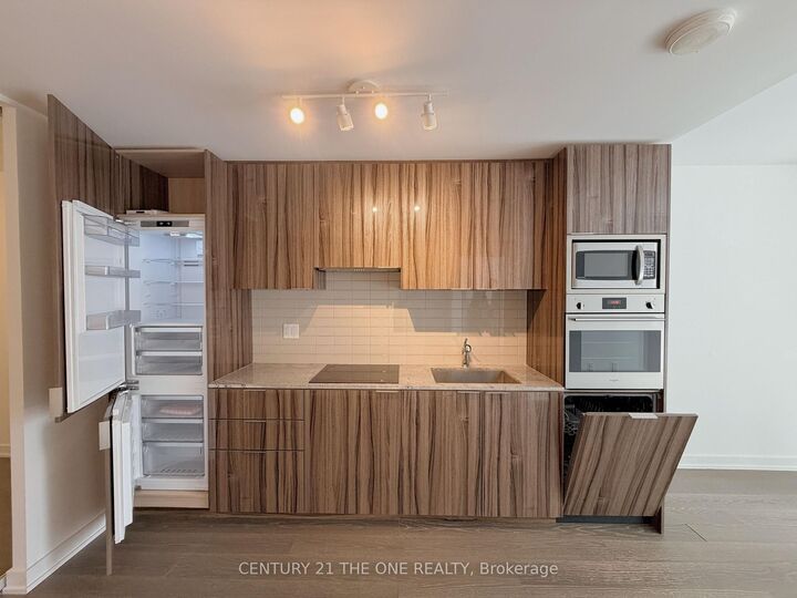 Photo de la propriété:  11 Wellesley Street W 709  ON M4Y 0G4 