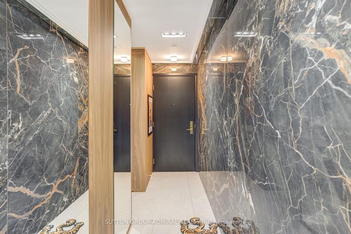 Property Photo:  88 Cumberland Street 505  ON M5R 0C8 