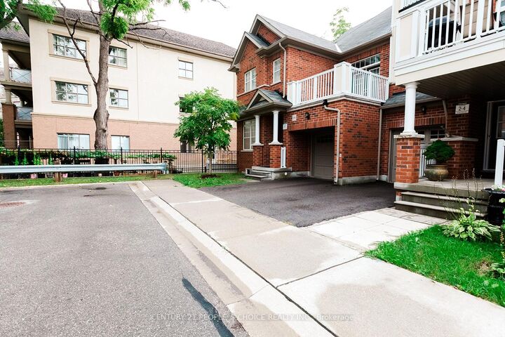 Photo de la propriété: 102 Roy Grove Way ON L6E 0T7