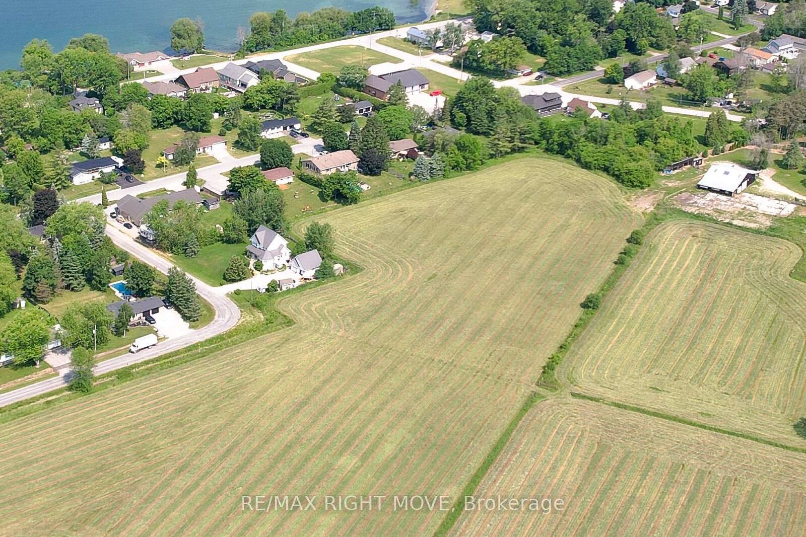 Property Photo:  95 Wellington Street  ON  