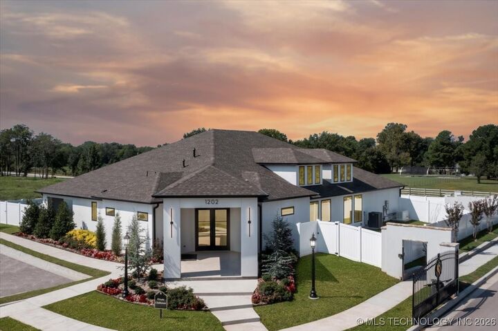 Property Photo:  7208 E Norman Street  OK 74014 