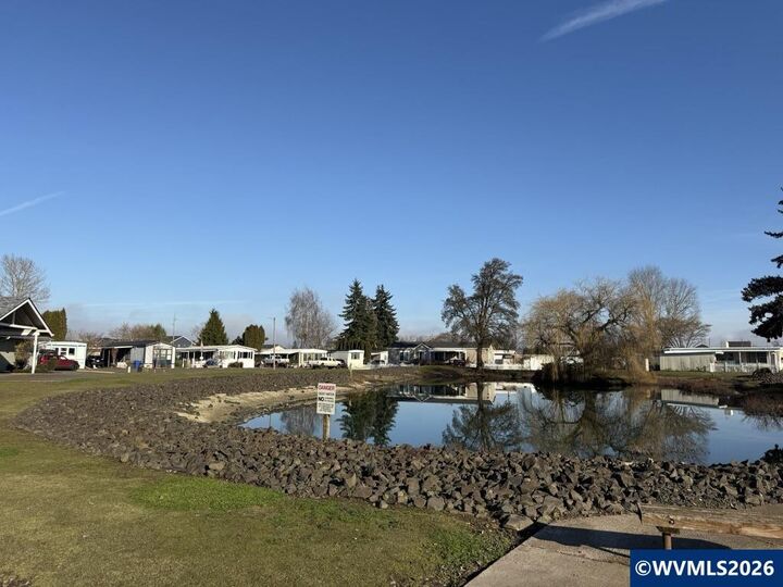 Property Photo: 194 Broadmore Av NE OR 97301