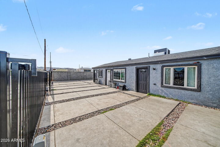 Property Photo: 4028 S 15th Street AZ 85040