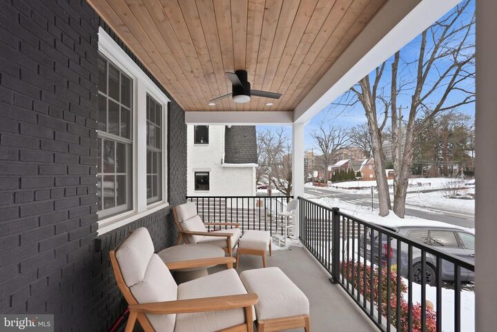 Property Photo: 4807 Washington Boulevard VA 22205