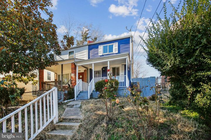 Property Photo:  836 Division Avenue NE  DC 20019 