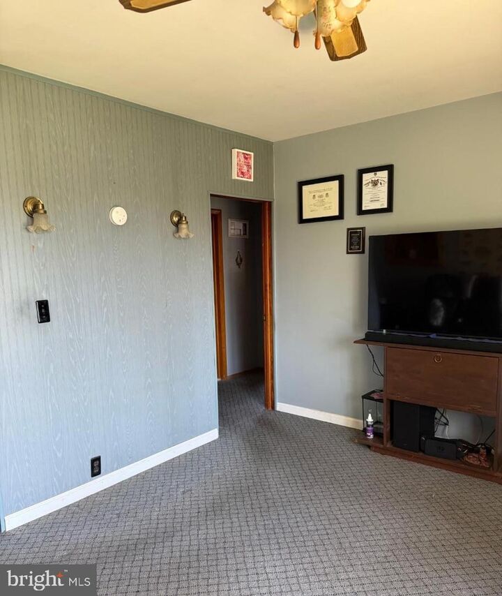 Property Photo:  102 Fernglen Avenue  MD 21061 