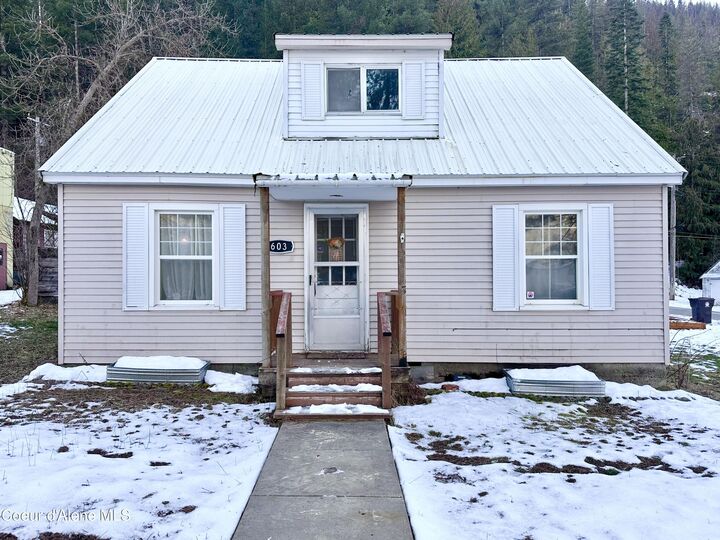 Property Photo:  603 E Larch Ave  ID 83849 