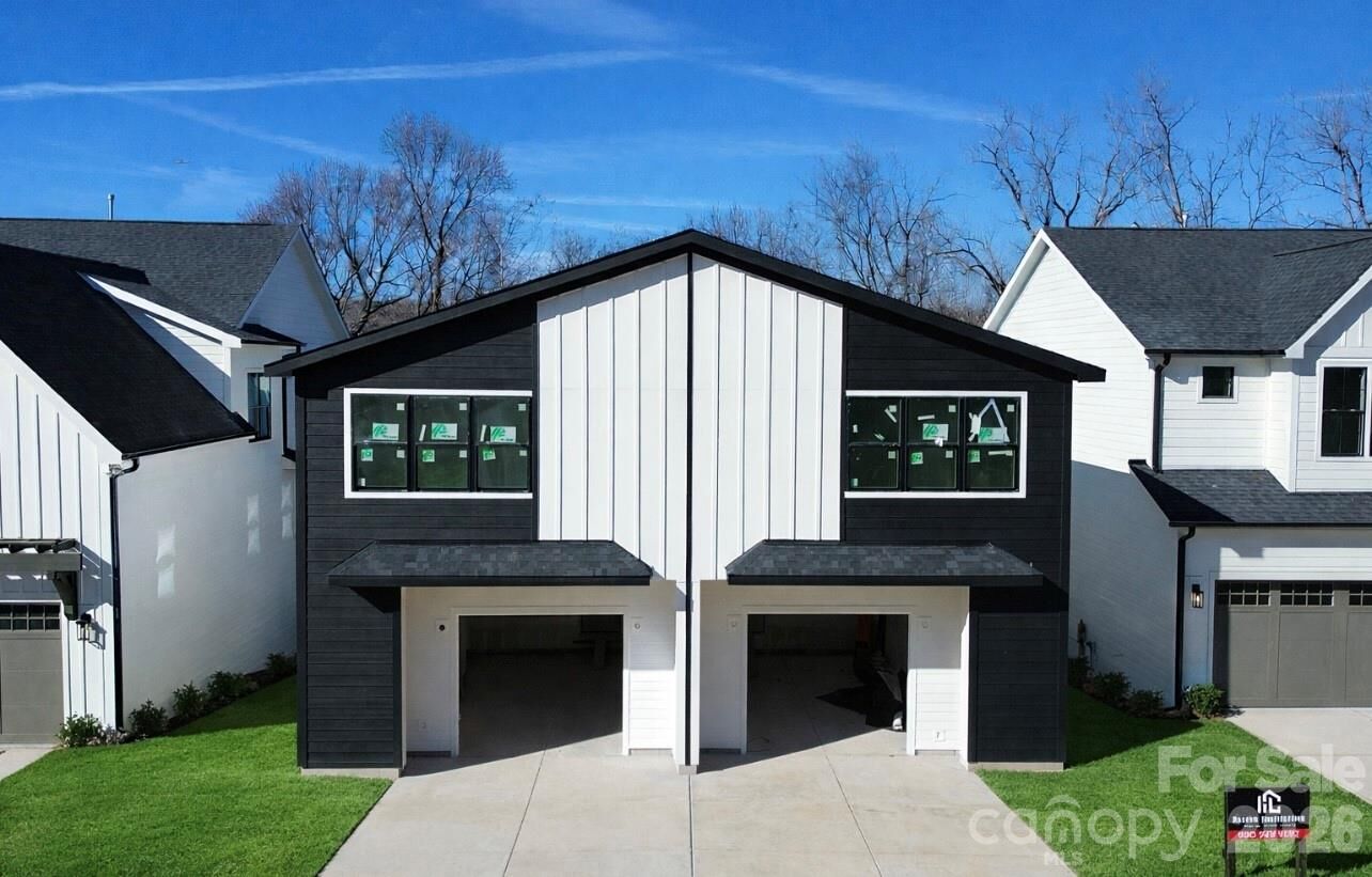 Property Photo:  2009 South Street  NC 28208 