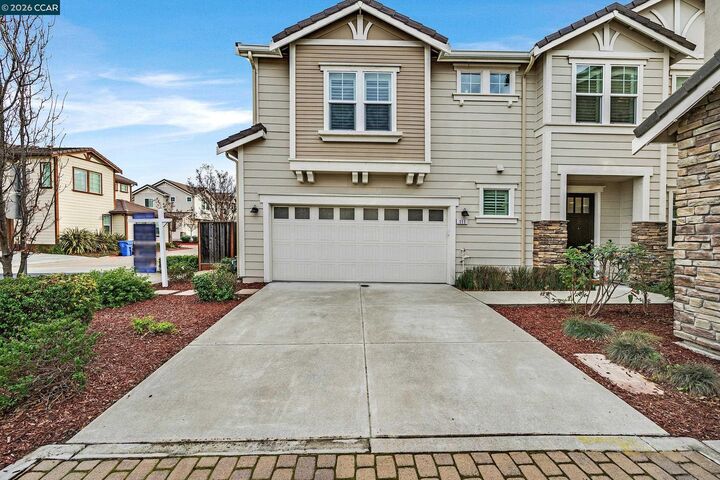 Property Photo: 111 Elworthy Ranch Dr CA 94526