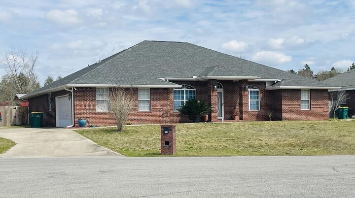 Property Photo:  3505 Shirey Court  FL 32539 