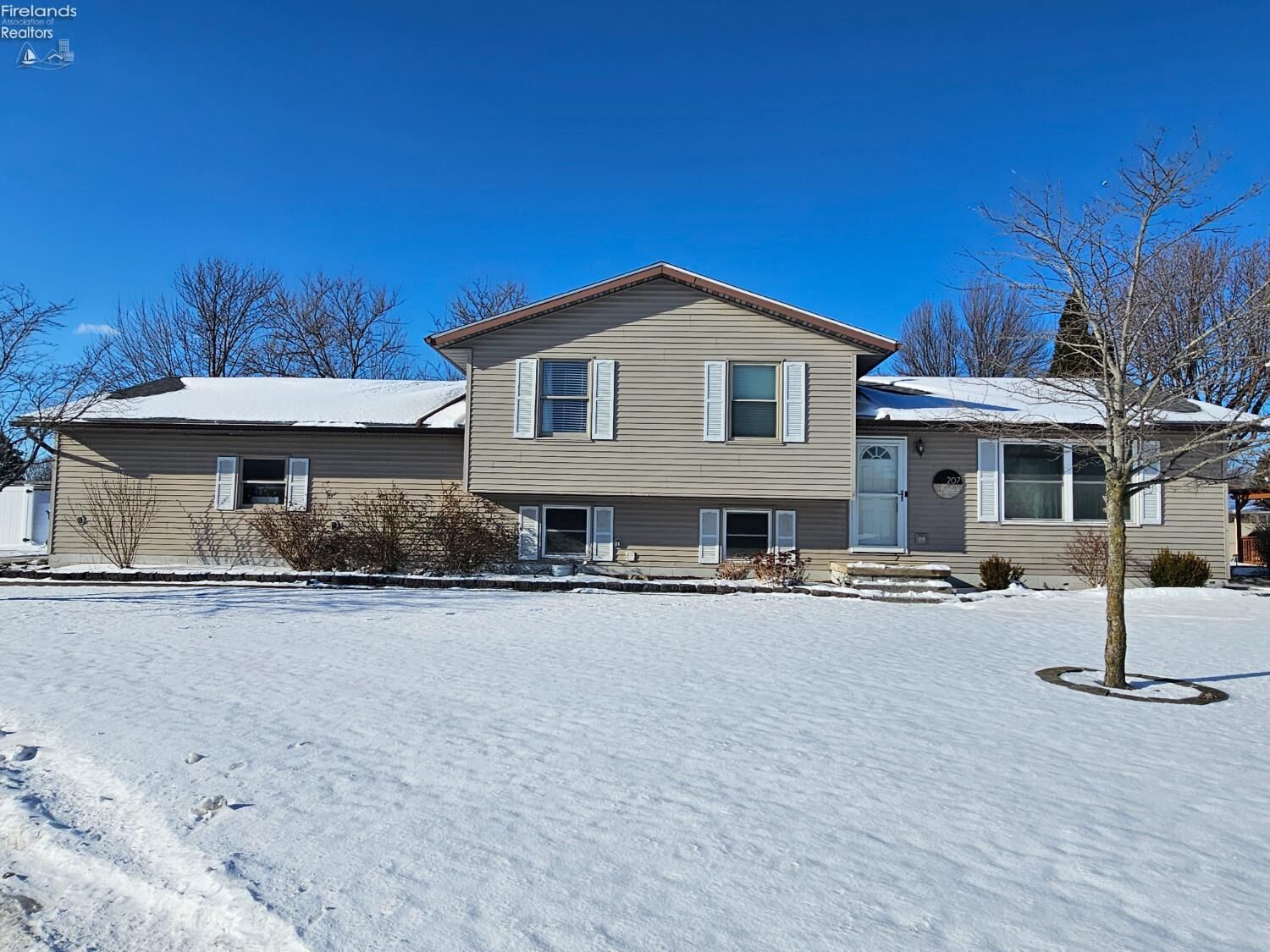 Property Photo:  207 Norbert Place  OH 44870 