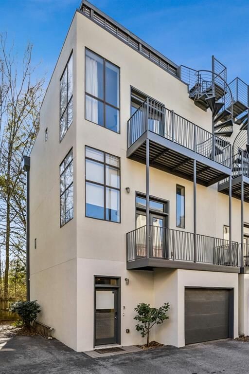 Property Photo: 307 Cherokee Avenue SE 3 GA 30312