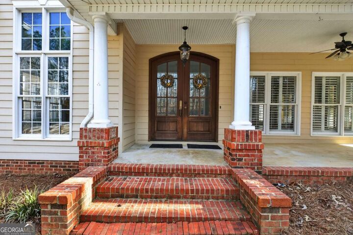 Property Photo:  135 Oakland Court  GA 30176 