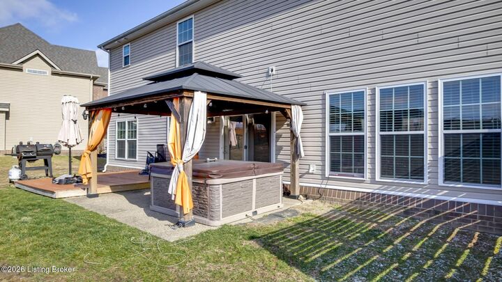 Property Photo:  204 Chestnut Grove Ct  KY 40023 