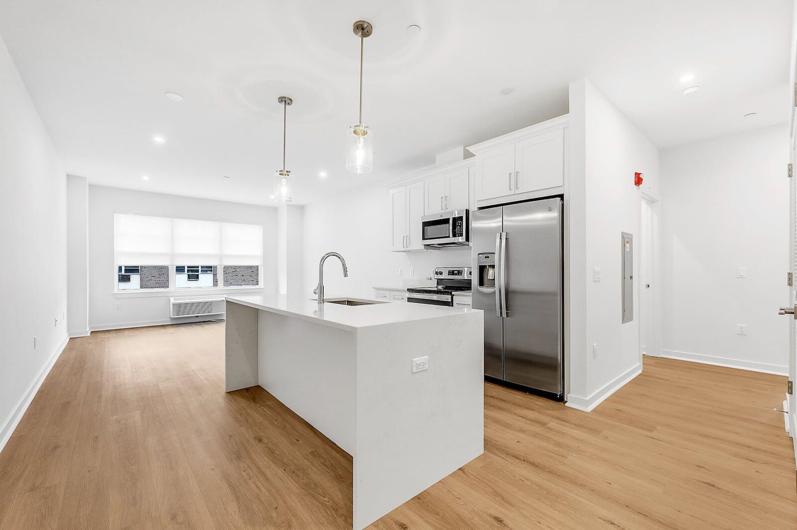 Property Photo:  74 Clarendon Pl 302  NJ 07601 