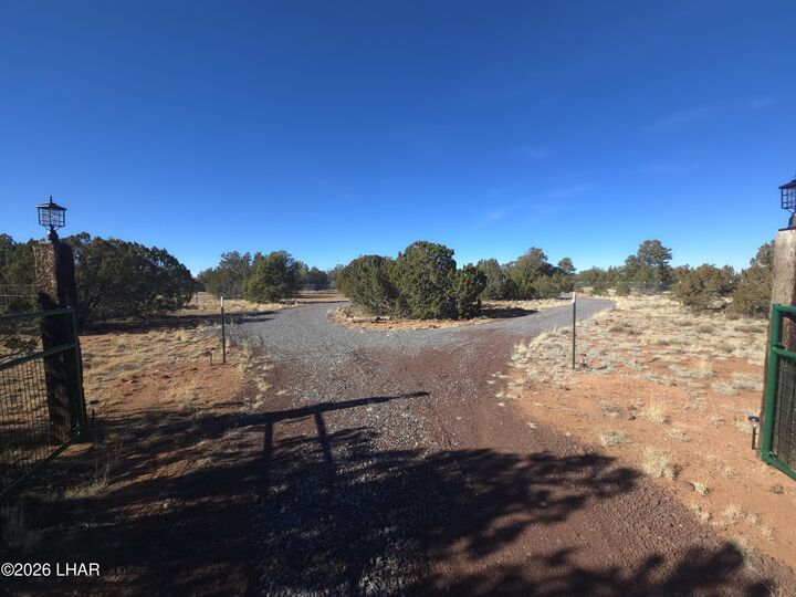 Property Photo: 3580 S Noble Dr AZ 86046