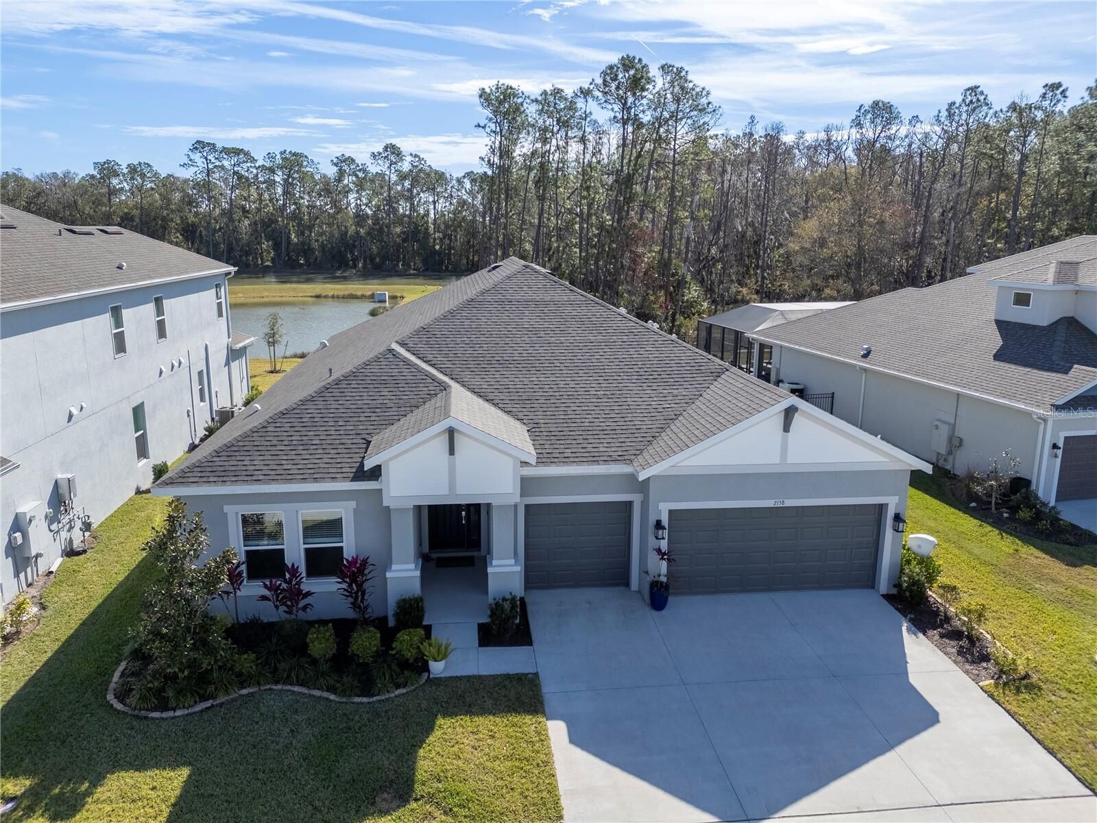 Property Photo: 2158 Mizzen Way FL 33543