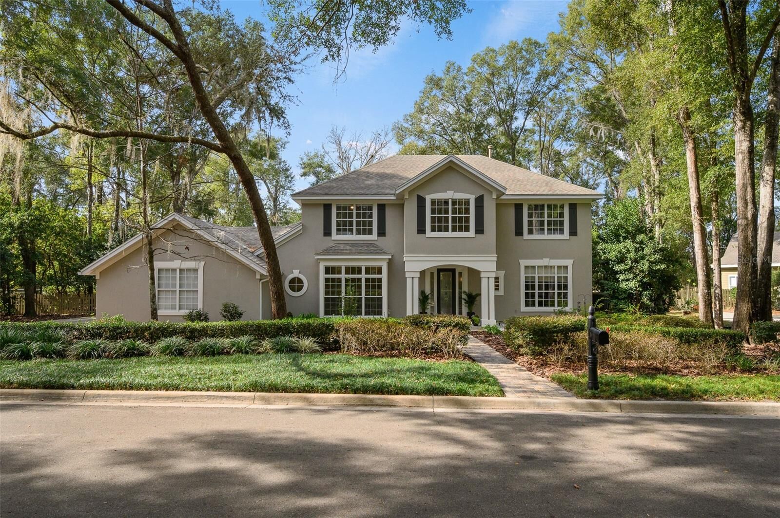 Property Photo: 4524 SW 105th Drive FL 32608