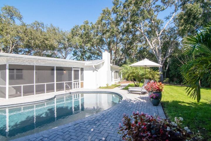 Property Photo:  1960 Blue Heron Way  FL 34683 