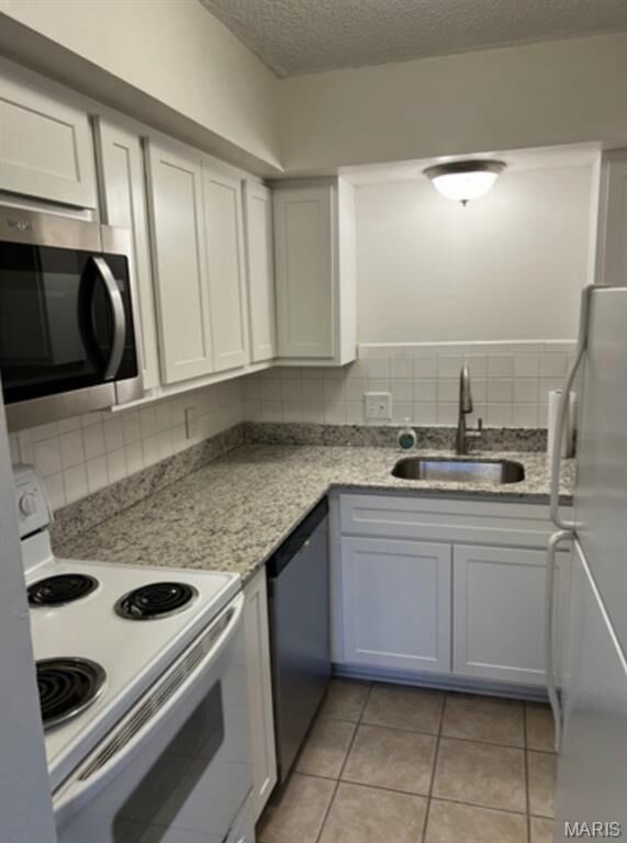 Property Photo: 104 Lemans Court 104 MO 63367