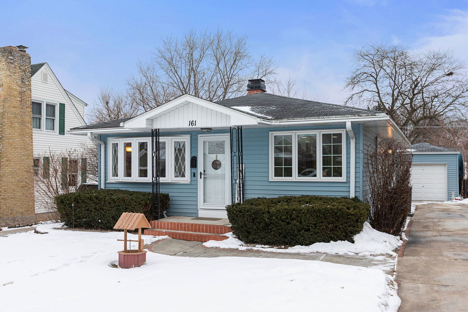 Property Photo:  161 S Aldine Avenue  IL 60123 