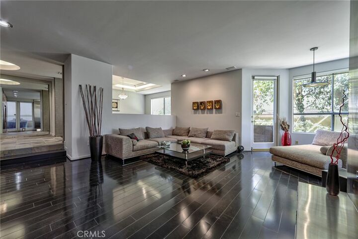 Property Photo:  12841 Bloomfield 103  CA 91604 