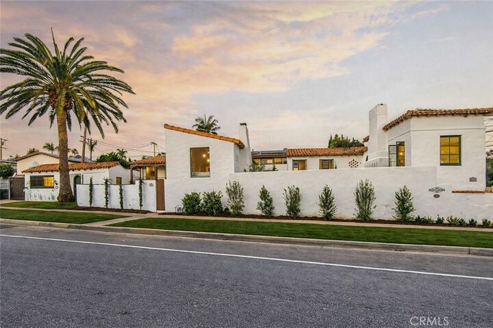 Property Photo:  34262 Via Velez  CA 92624 