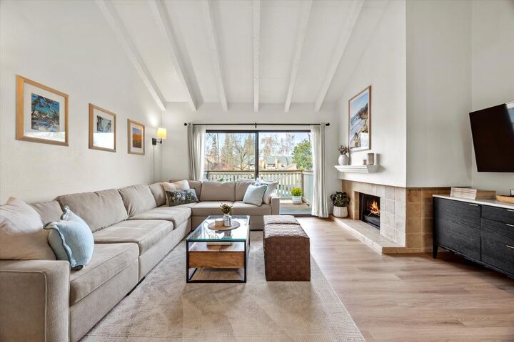 Property Photo:  524 Woodside Oaks 8  CA 95825 