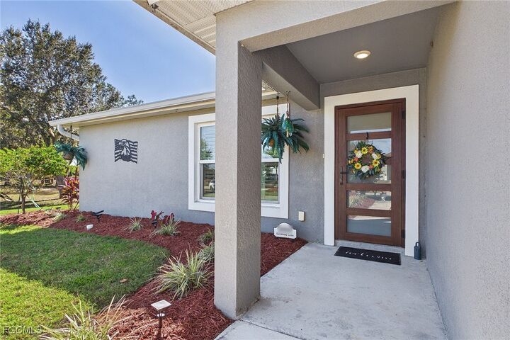 Property Photo:  3008 Redwood Lane  FL 33935 