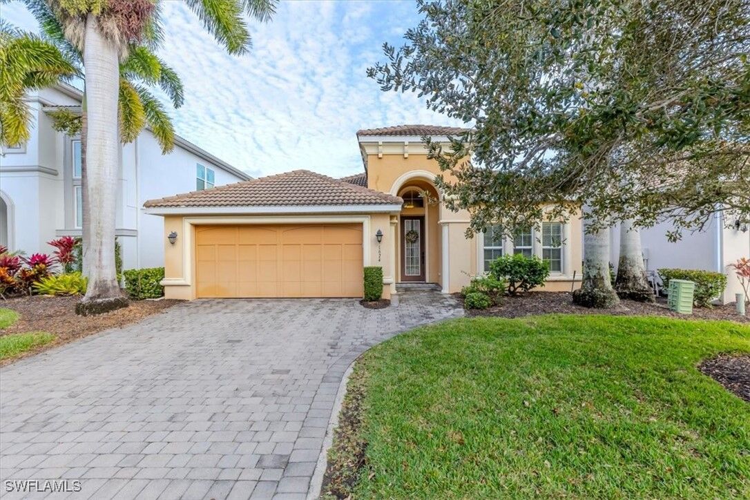 Property Photo: 1674 Serrano Circle FL 34105
