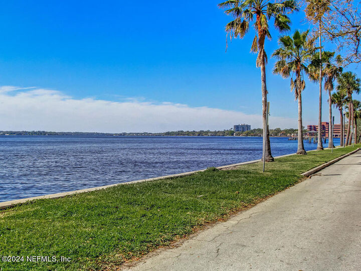 Property Photo:  2117 River Boulevard  FL 32204 