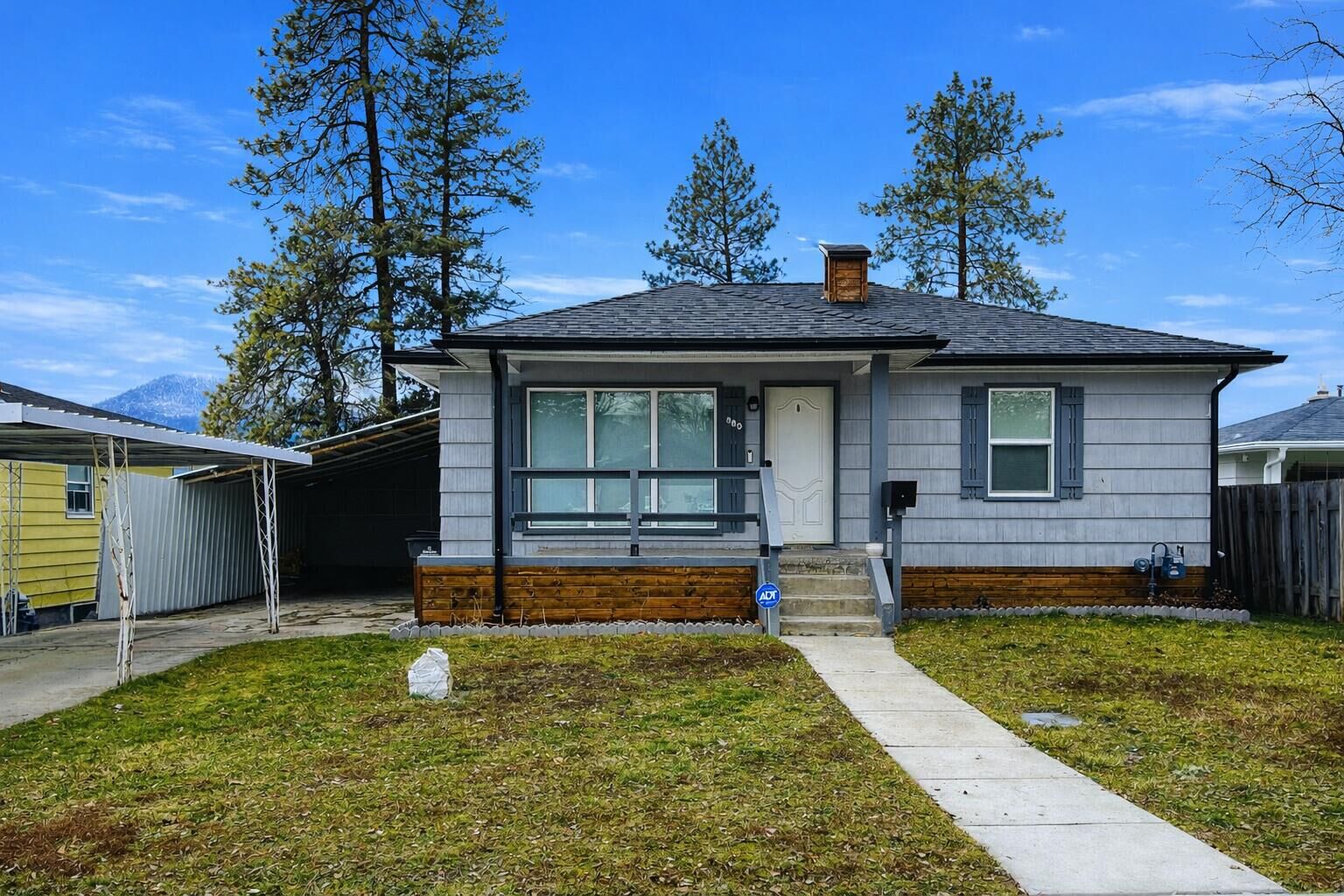 Property Photo: 880 S Alder St WA 99114