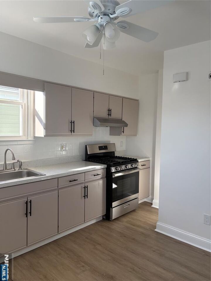 Property Photo:  761 Hamilton Street 2nd Floor  NJ 07029 