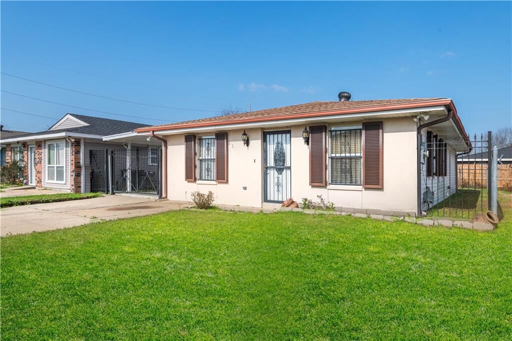 Property Photo:  7631 Avon Park Boulevard  LA 70128 