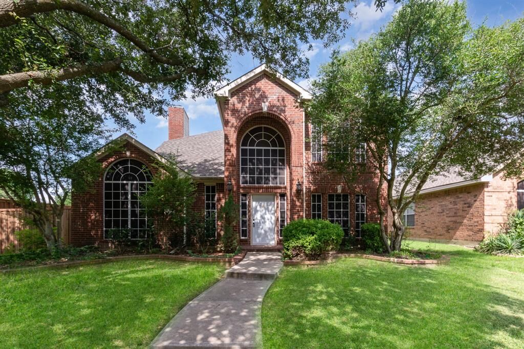 Property Photo: 112 Brentwood Court TX 75013