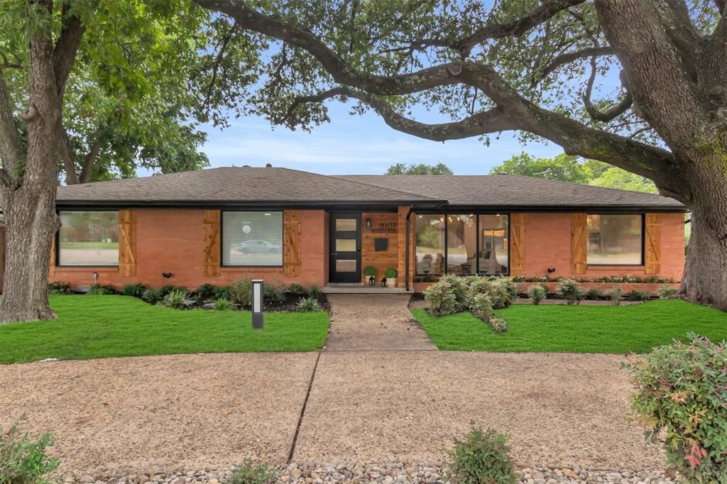 Property Photo:  11107 Hillcrest Road  TX 75230 