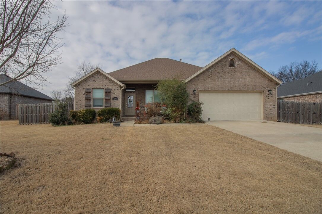 Property Photo:  673 Arroyo Street  AR 72730 