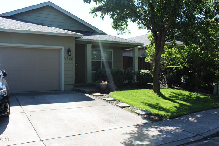 Property Photo: 2422 Granite Court OR 97503