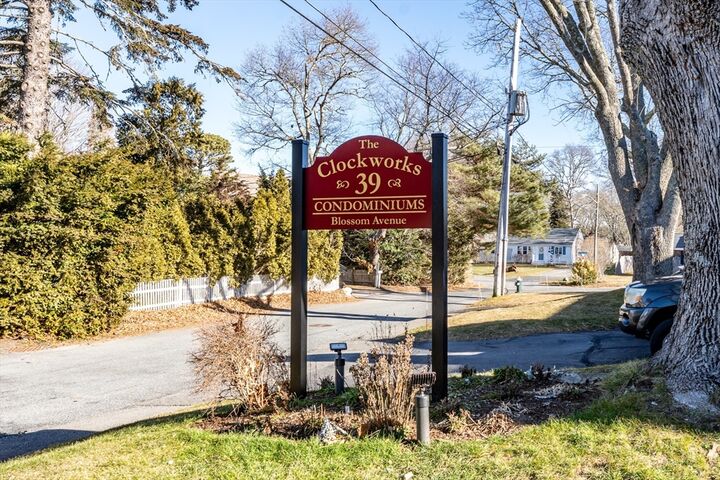 Property Photo:  39 Blossom Ave 4  MA 02655 