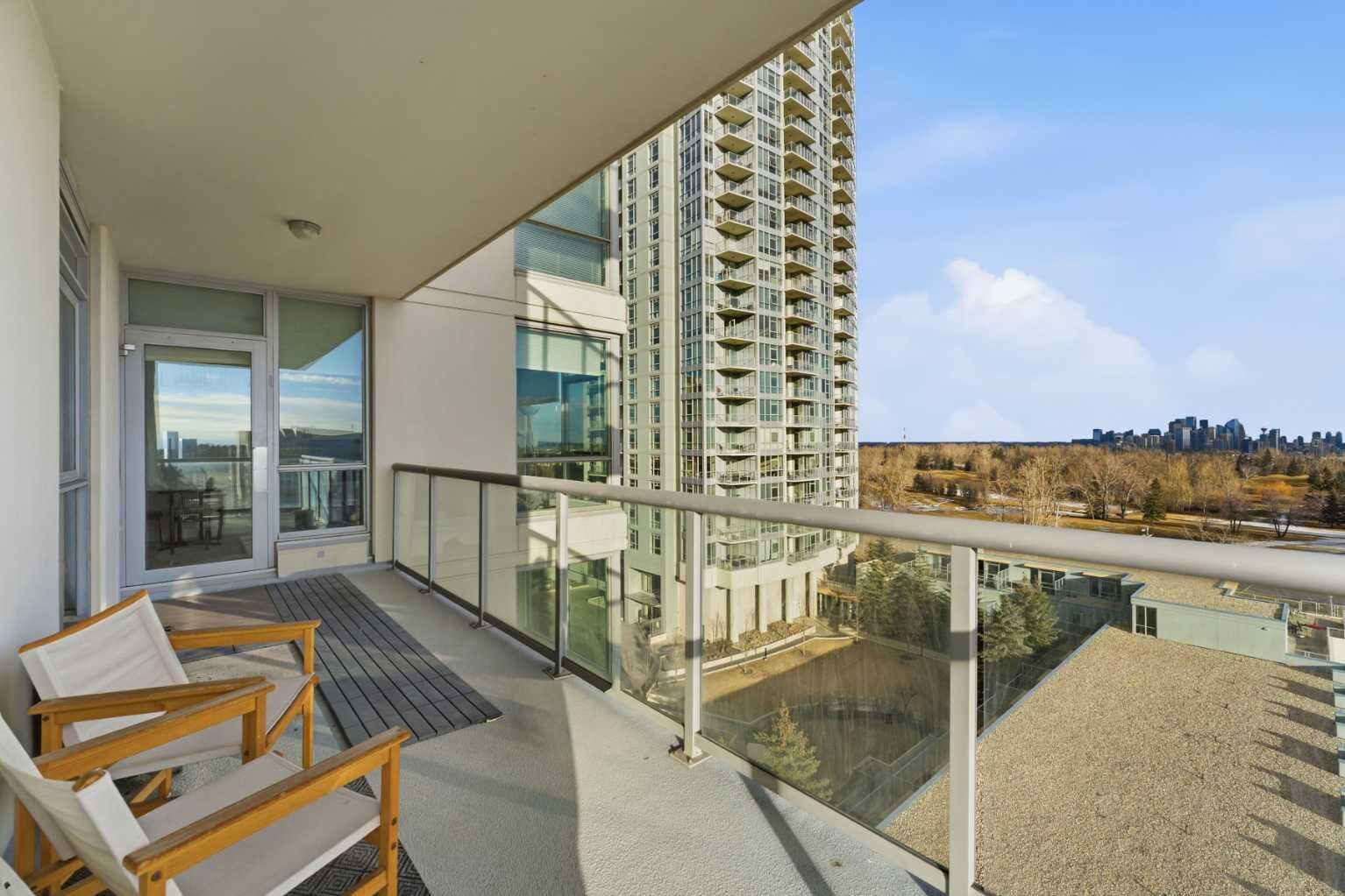 Property Photo:  77 Spruce Place SW 702  AB T3C 3X6 