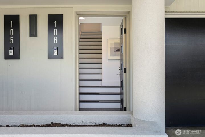 Property Photo:  2410  Aurora Avenue N 106  WA 98109 