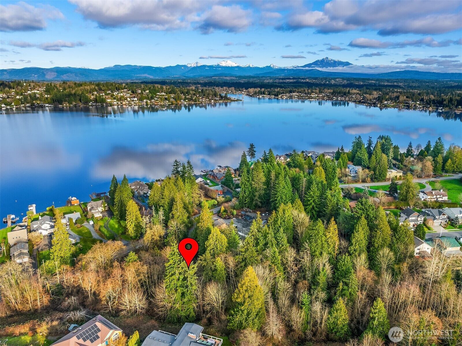 Property Photo:  507  101st Avenue NE  WA 98258 