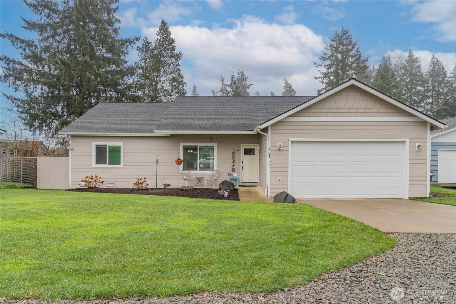 Property Photo:  321 W H Street  WA 98584 