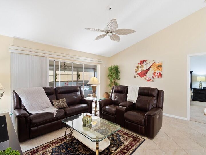 Property Photo: 456 NW Casanova Circle FL 34986