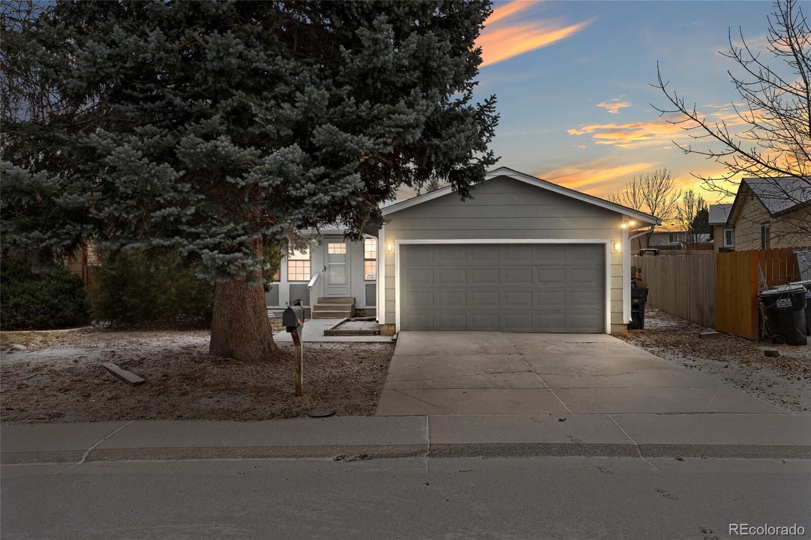 Property Photo:  3584 S Olathe Way  CO 80013 