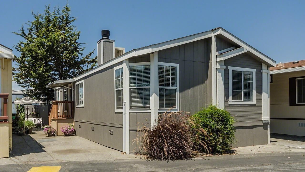 Property Photo:  3015 East Bayshore Road 316  CA 94063 