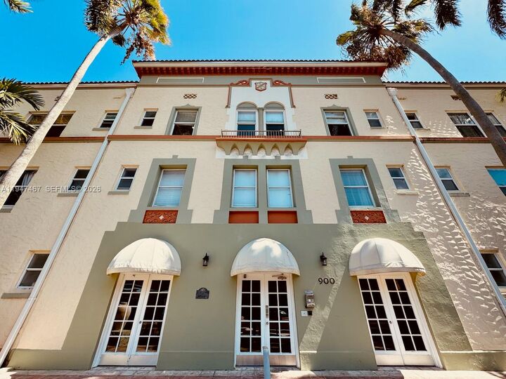 Property Photo: 900 16th St 109 FL 33139