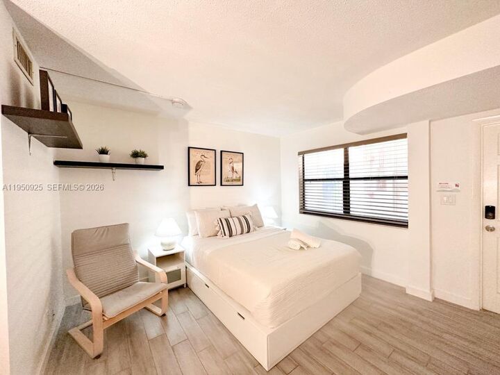 Property Photo:  664 SE 20th Ave 6  FL 33441 