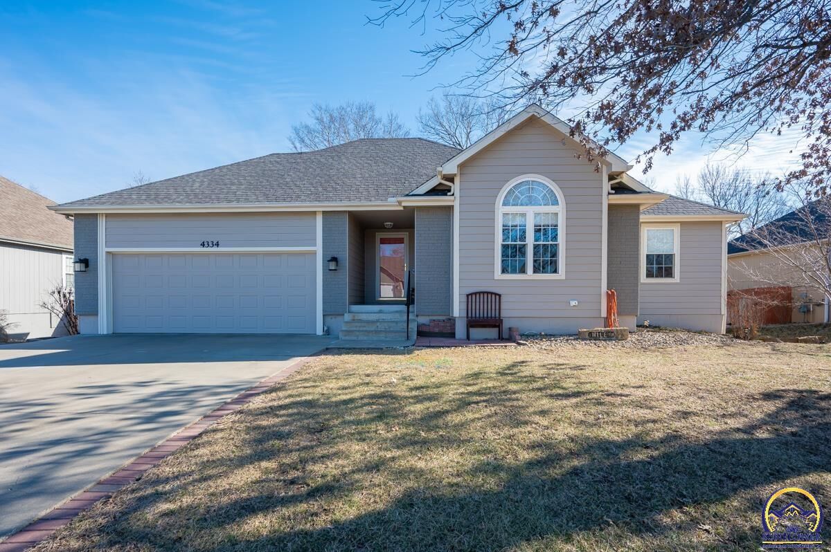 Property Photo: 4334 SE Oakwood St KS 66609