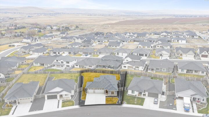 Property Photo:  2361 Siena Avenue  WA 99352 